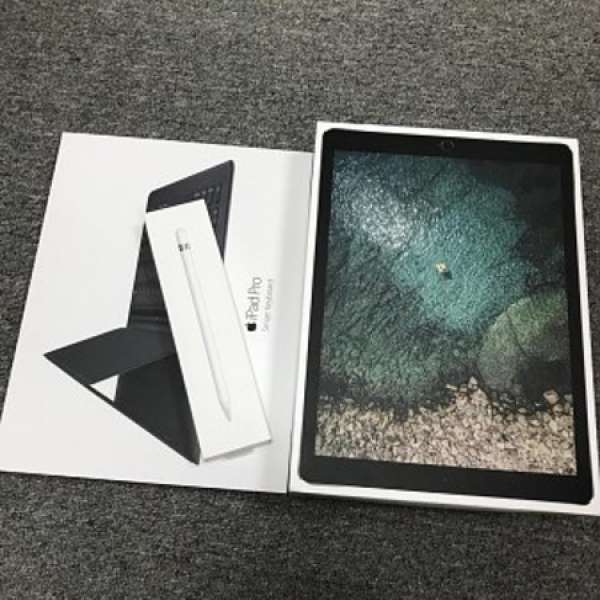 iPad Pro 12.9” 2nd Gen WIFI 256G + Keyboard + Apple Pencil