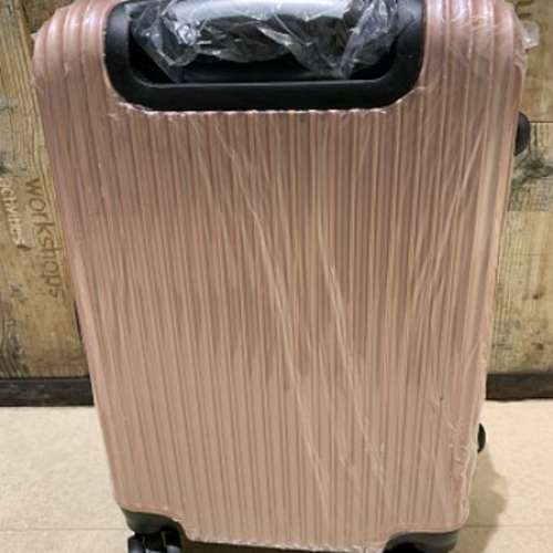 全新20吋手提行李箱，可上飛機