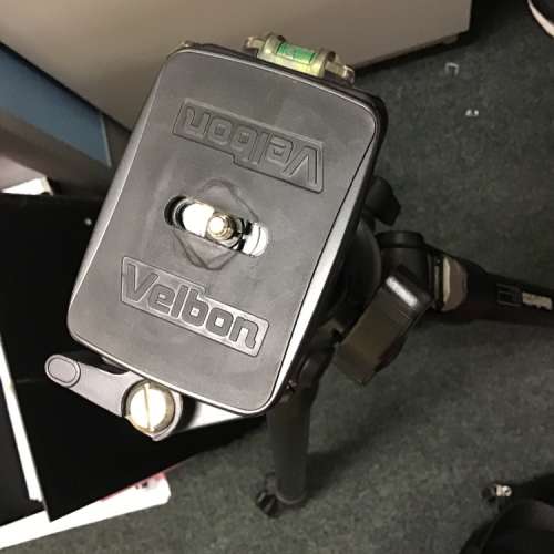 Manfrotto 055 XDB aluminium tripod + Velbon QHD-71Q ball head