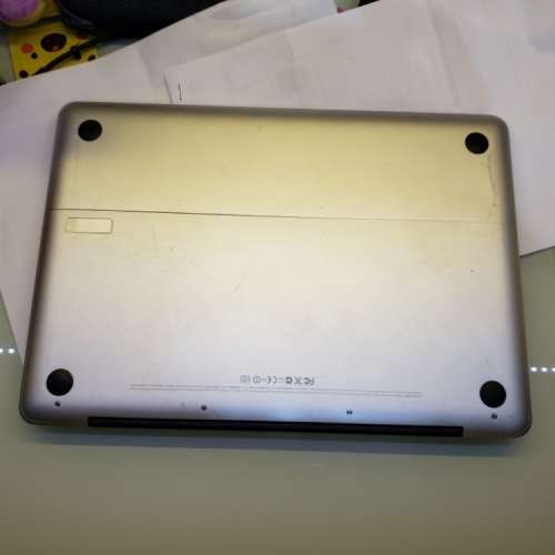 Apple Macbook 13 2.4GHz 4GB ram 500GB HD DVD