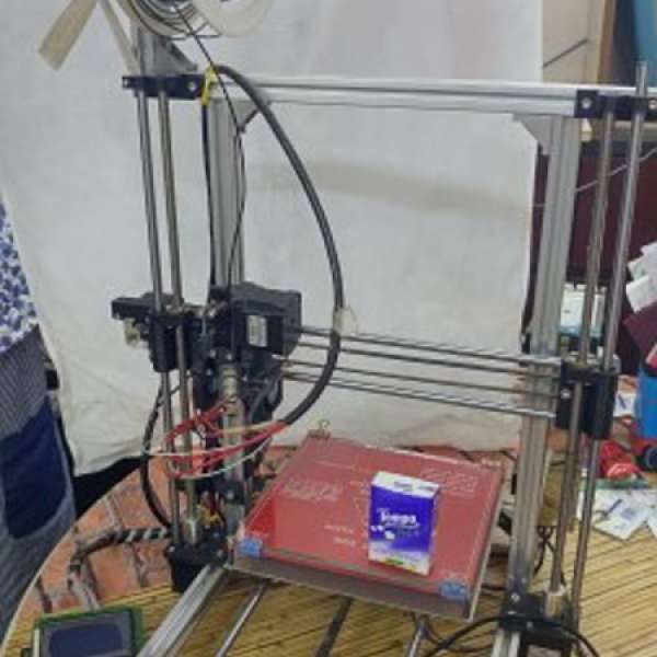 放售一部 開源 3D打印機，加2包pla 料