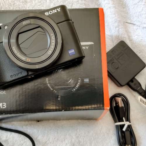 Sony DSC-RX100M3 連lowepro相機套