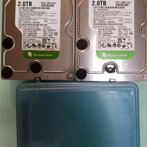 WD 85%新 2TB 3.5" SATA 硬碟兩隻