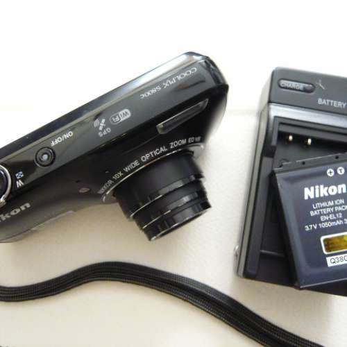 Nikon Coolpix 黑色 S800C ---- WiFi , GPS,  buletooth DC