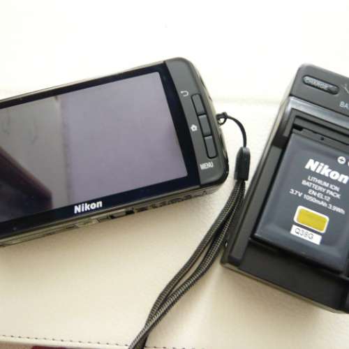 Nikon Coolpix 黑色 S800C ---- WiFi , GPS,  buletooth DC