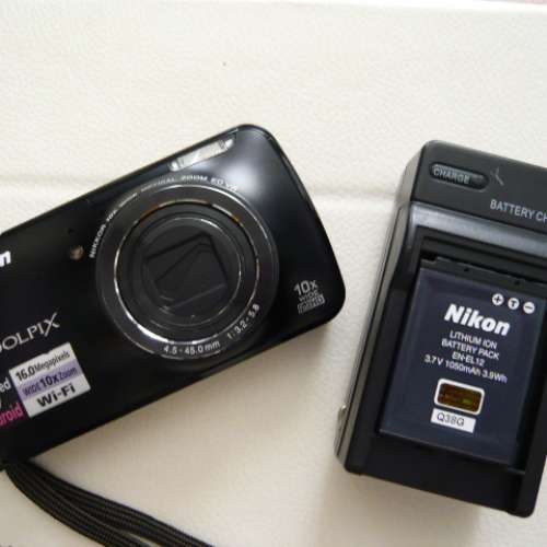 Nikon Coolpix 黑色 S800C ---- WiFi , GPS,  buletooth DC