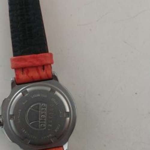 95% 新女裝 ellesse 200m 潛水石英錶 單錶