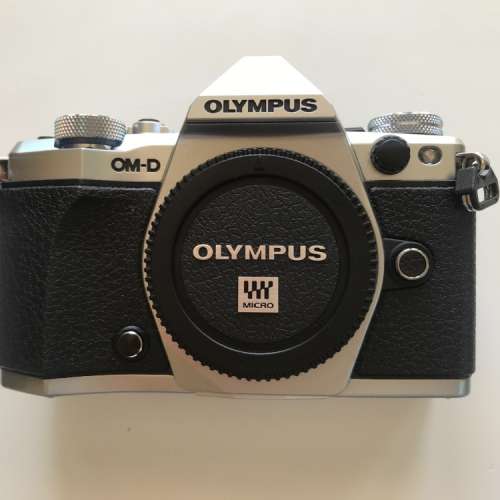 Olympus E-M5 EM5 mark ii silver