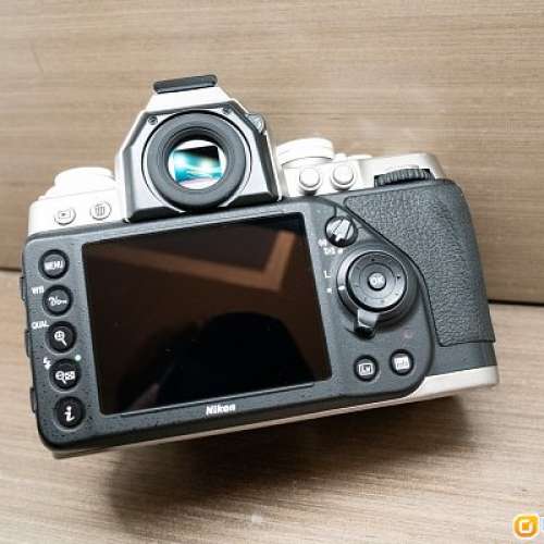 Nikon Df Silver + Nikon AF-S 24-70 f/2.8