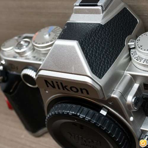 Nikon Df Silver + Nikon AF-S 24-70 f/2.8