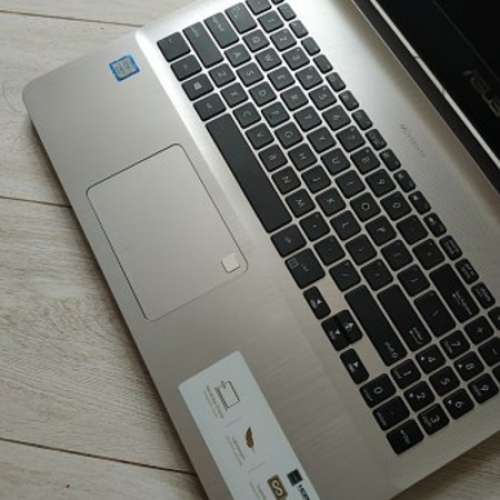 Asus x507 i5-8250u 8g ram 240ssd+1000gb hd 15.6吋 1920x1080
