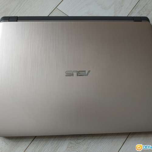 Asus x507 i5-8250u 8g ram 240ssd+1000gb hd 15.6吋 1920x1080