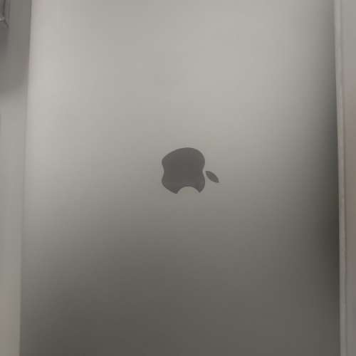 apple macbook pro 2018版  13吋/CPU: i5 2.3ghz/8gb/256gb