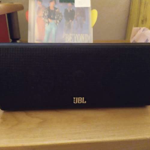 JBL 小中置