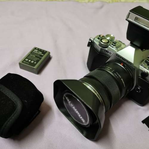 OLYMPUS OM-D EM5 Mark II (行貨銀色) + Lens 12-50 (黑色水貨) 連Kenko MC UV filter