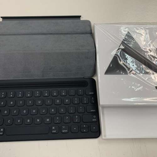 95% 新 iPad Pro 9.7" Smart Keyboard