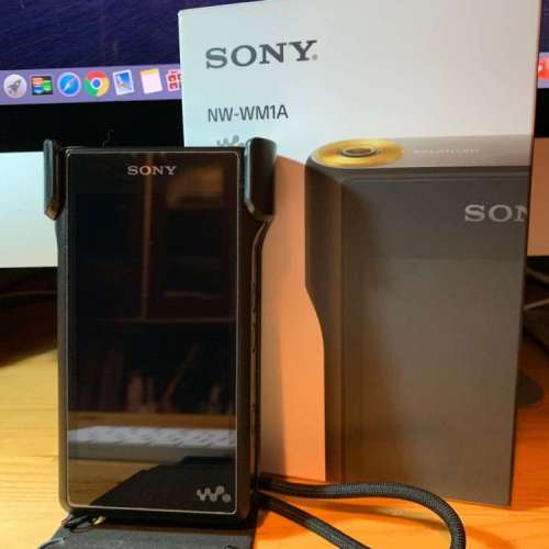 Sony NW-WM1A 黑磚（連原裝保護套）