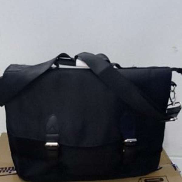 Notebook Computer Carrying Messenger Bag NEW 全新手提電腦袋 28x39x12cm