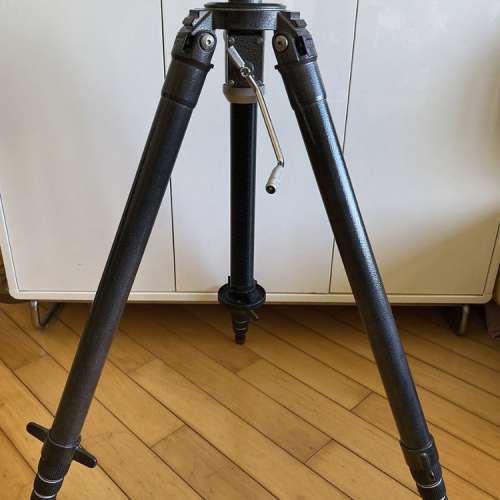 **  Gitzo G1504 Series 5 tripod with GS5311GS Geared Center Column **