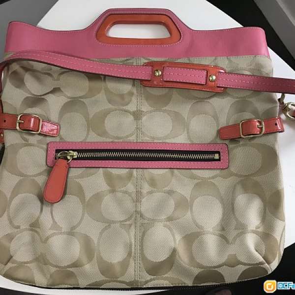 Coach Hangbag (can extend) (Coach 手袋) (95% New)