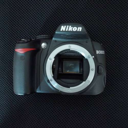 Nikon D3000 Body + Nikon AF-S DX 18-55mm f/3.5-5.6G VR kit lens