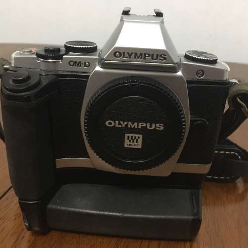 Olympus em5 with HLD-6