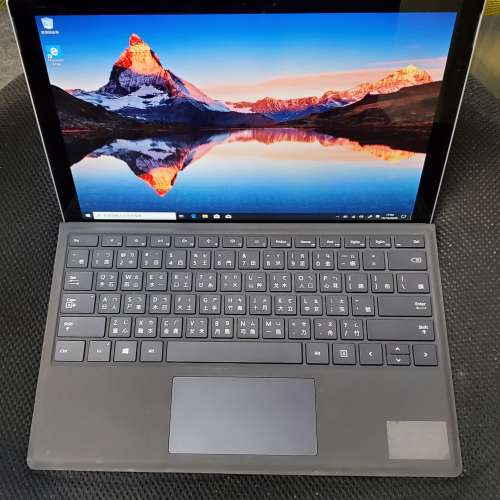 新淨Microsoft Surface Pro 5 7 i7 7660U 16GB Ram 512GB SSD