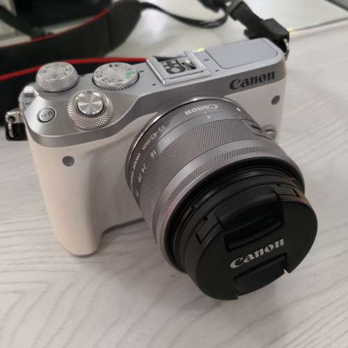 Eos M6 kit lens 15-45mm