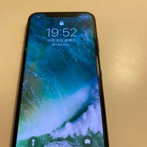 iPhone X 64g 90% new