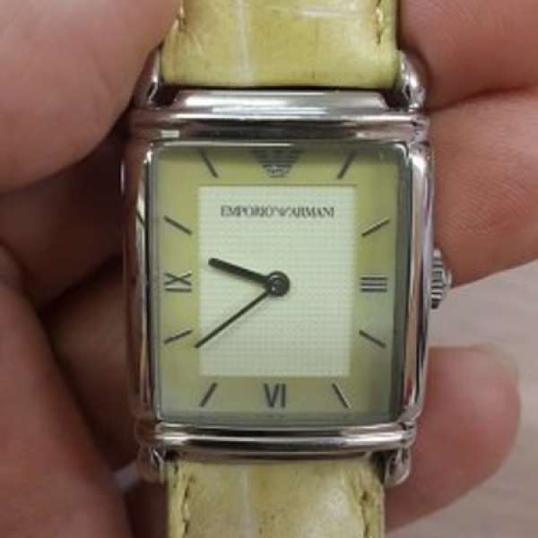 極新 EMPORIO ARMANI 兩針 手錶,售HK$300(不議價)