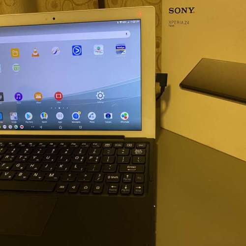 Sony Xperia Z4 Tablet + BK50 Keyboard