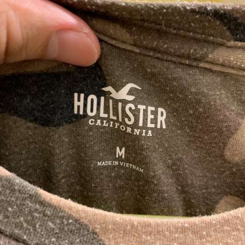 Hollister 軍綠迷彩 Tee M碼