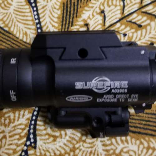 SureFire X400V-IRC Dual-Spectrum LED WeaponLight with Infrared Laser 電筒 (極...