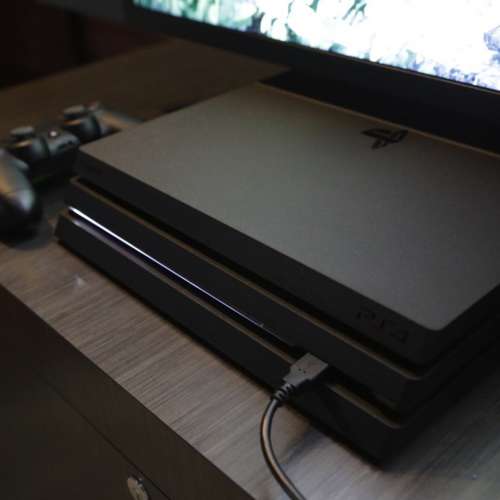 PS4 Pro1TB 連原裝手製兩個