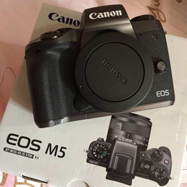 Canon eos m5 / ef-m 15-45 stm kit