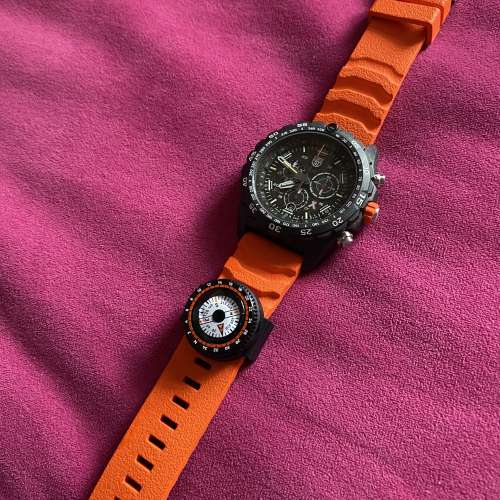 99% 新Luminox 限量版 Bear Grylls 3749 腕錶 | 黑色/橘色