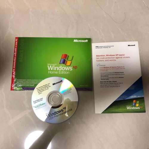 Microsoft Windows XP Home Edition + Service Pack 2 CD + OEM Prestallation Kit