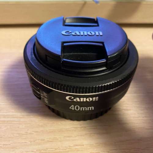 Canon EF 40 mm f/ 2.8