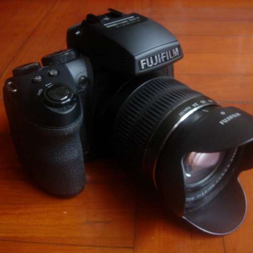 新浄~ Fujifilm HS30 EXR  ( 24-720mm ) 半專業數碼相機  ( 有盒 )