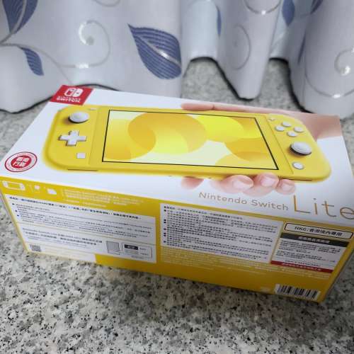 Nintendo Switch Lite Yellow (全新行貨黃色信用卡禮物)
