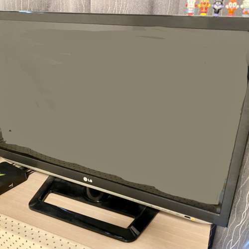 LG 32” TV with remote 32LM6200 100% works 80% new