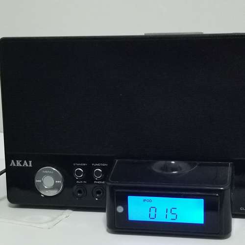 AKAI Apple iPad/Phone 1-4S Speaker & Clock Radio 揚聲器+收音機+時鐘