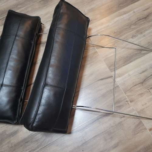 Genuine Leather sofa headrest 高質 真皮  梳化頭枕 近全新 95%new