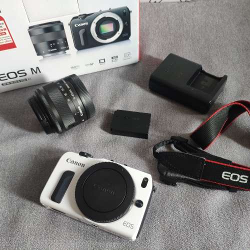 Canon EOS M 白色 連 kit 鏡 EF M 15-45 mm 無反 行貨