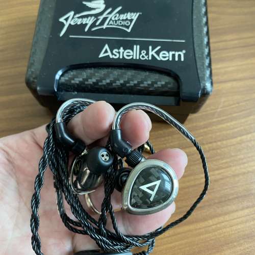 100 working JH Audio Layla 2 with IEM metal box and 3.5mm cable (90% new)