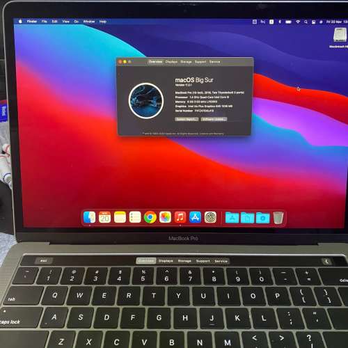 Macbook pro touchbar 2019 8GB 256GB