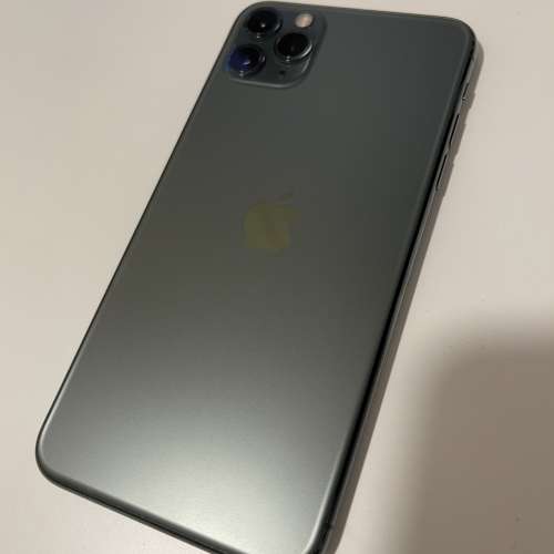 iPhone 11 Pro Max 256GB Green + Apple silicon case