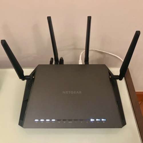 NETGEAR R7500 AC2350 ROUTEr