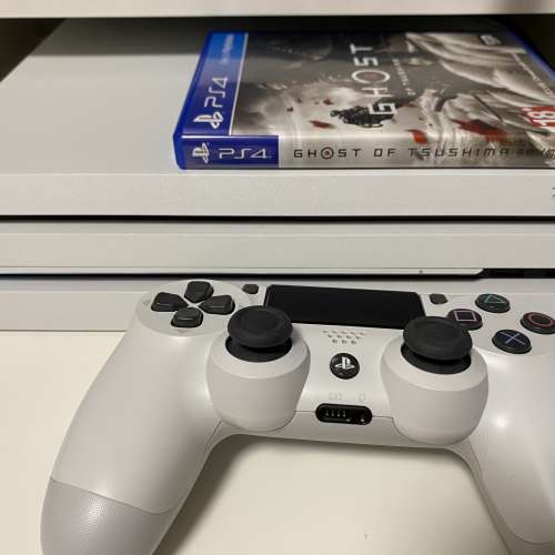 PS4 Pro 1TB 白色 連對馬戰鬼