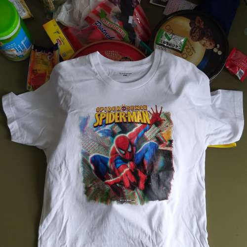 100% Marvel T shirt